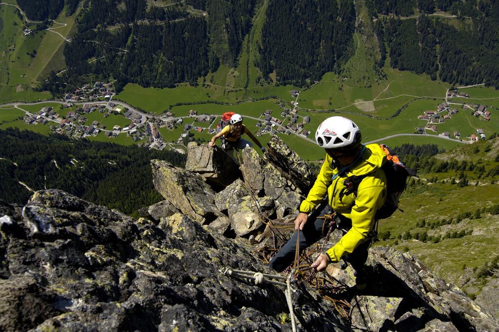 Hotel Laerchenhof Kaunertal Extérieur photo